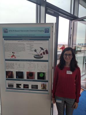 Catarina Santos presents her poster